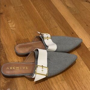 Archive Women’s Black and White Checkered Sandals with Gold Buckle Size 9.5